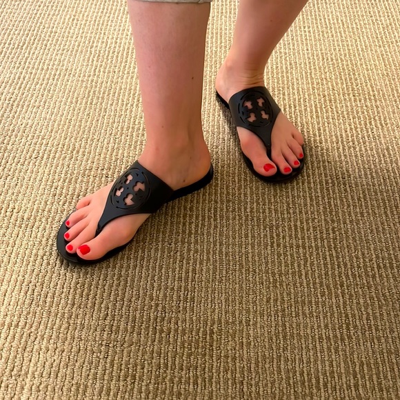 Tory Burch black leather sandal - Picture 3 of 4